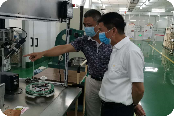 廈門鎢業董事長黃長庚深入勢拓智動公司調研